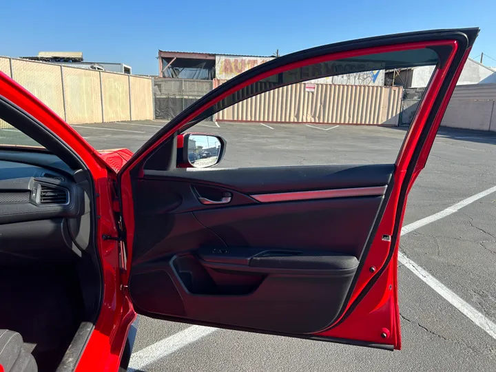 RED, 2018 HONDA CIVIC Image 32