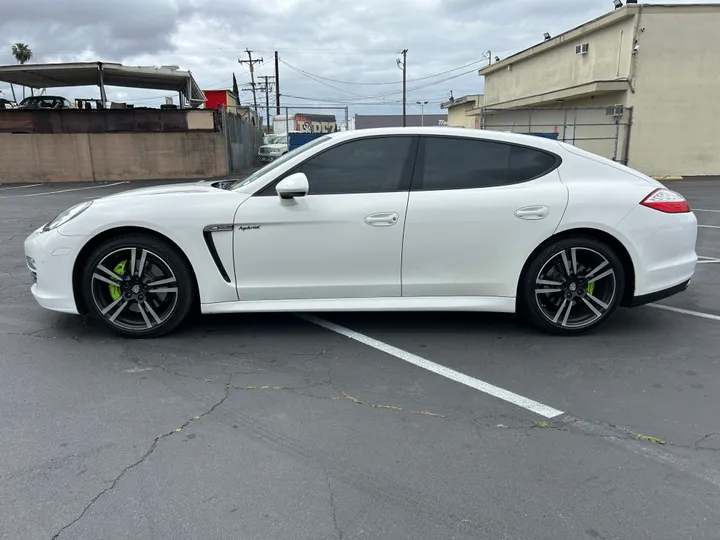 WHITE, 2012 PORSCHE PANAMERA Image 10