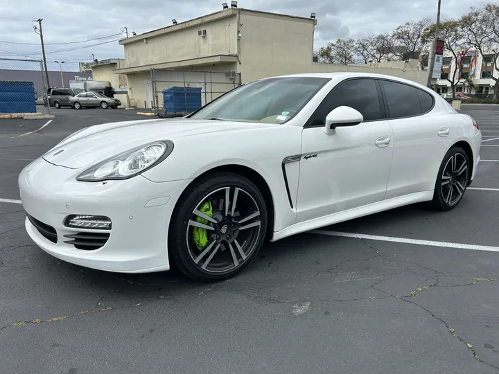 WHITE, 2012 PORSCHE PANAMERA Image 11