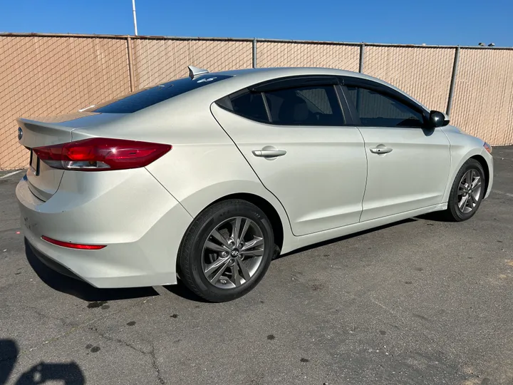 BEIGE, 2017 HYUNDAI ELANTRA Image 4