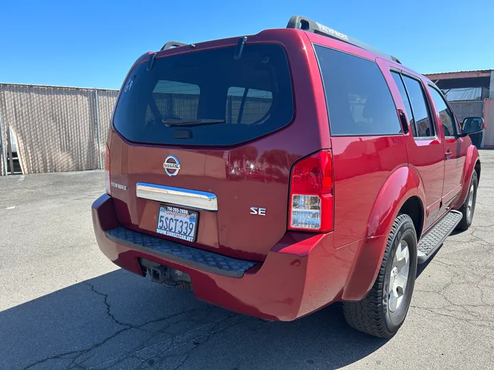 BURGUNDY, 2006 NISSAN PATHFINDER Image 5