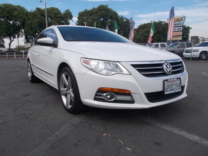 WHITE, 2011 VOLKSWAGEN CC Image 2