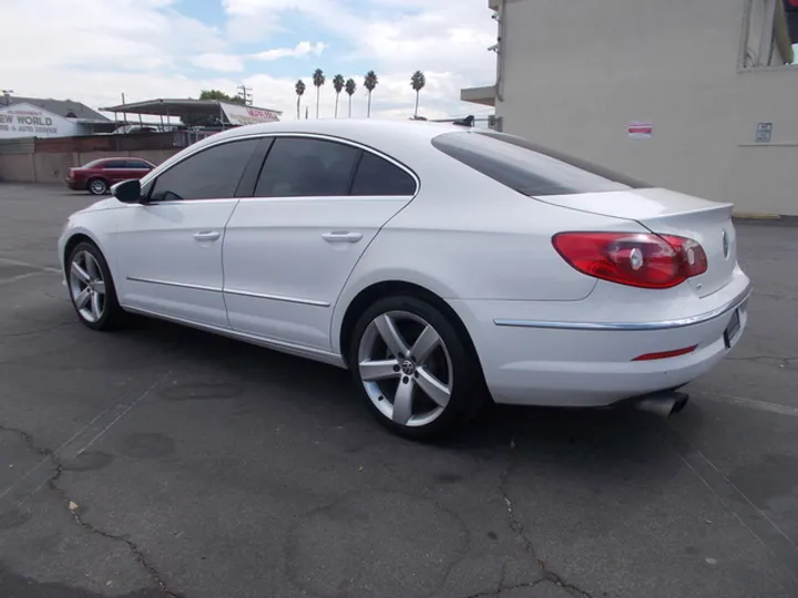 WHITE, 2011 VOLKSWAGEN CC Image 7