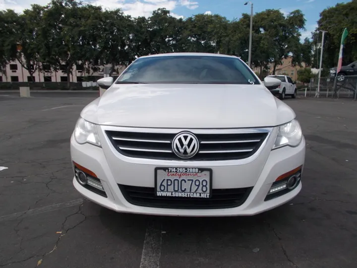 WHITE, 2011 VOLKSWAGEN CC Image 12