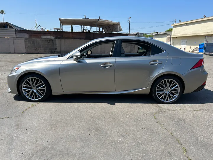 SILVER, 2015 LEXUS IS Image 9