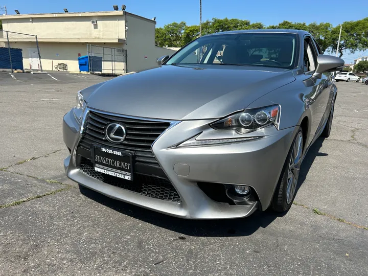 SILVER, 2015 LEXUS IS Image 11