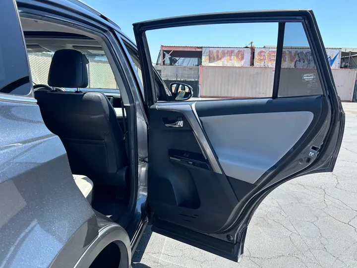 GRAY, 2018 TOYOTA RAV4 HYBRID Image 34