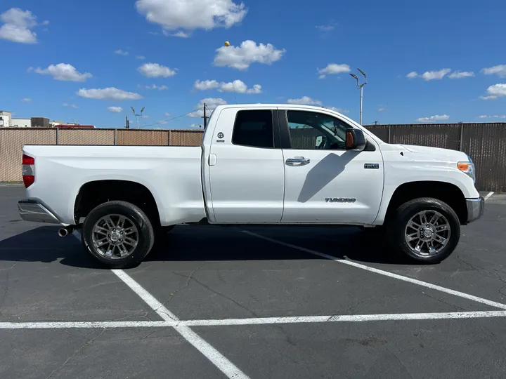 WHITE, 2014 TOYOTA TUNDRA DOUBLE CAB Image 3