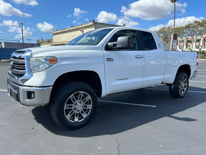 WHITE, 2014 TOYOTA TUNDRA DOUBLE CAB Image 10