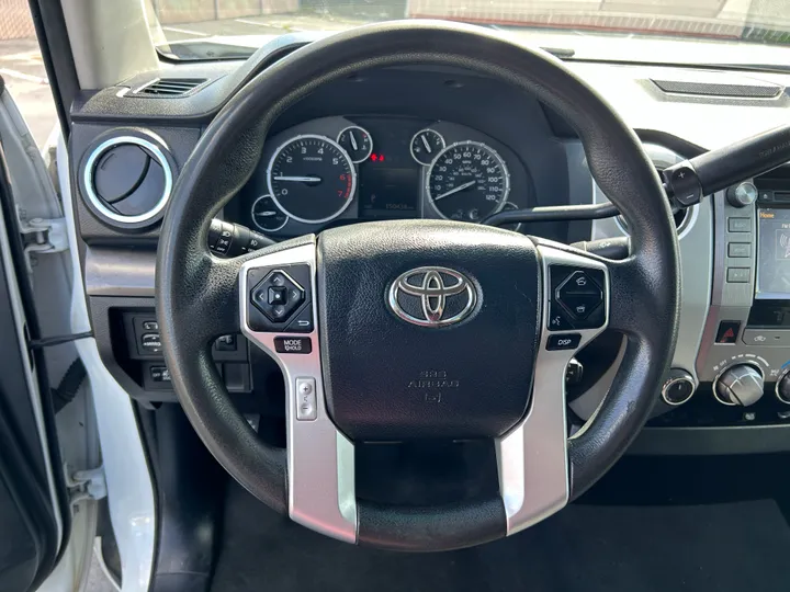 WHITE, 2014 TOYOTA TUNDRA DOUBLE CAB Image 19