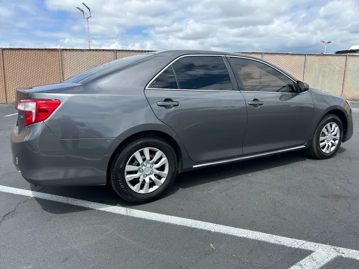 GRAY, 2014 TOYOTA CAMRY Image 4