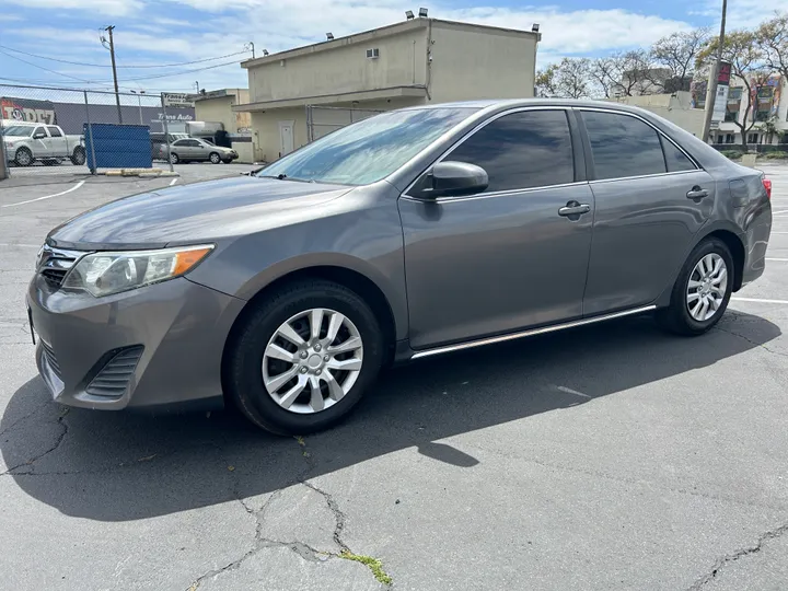 GRAY, 2014 TOYOTA CAMRY Image 10