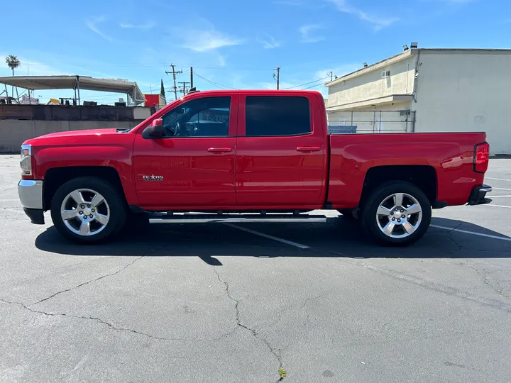 RED, 2018 CHEVROLET SILVERADO 1500 CREW CAB Image 9