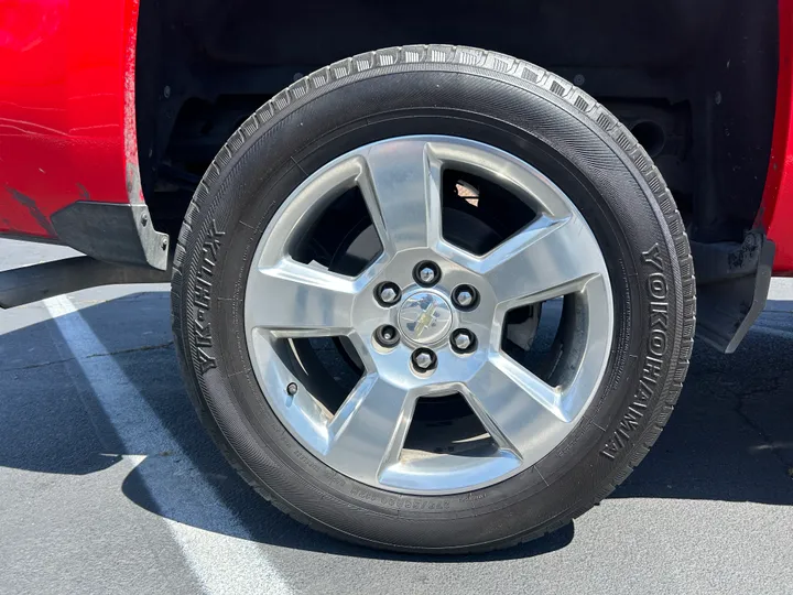 RED, 2018 CHEVROLET SILVERADO 1500 CREW CAB Image 14