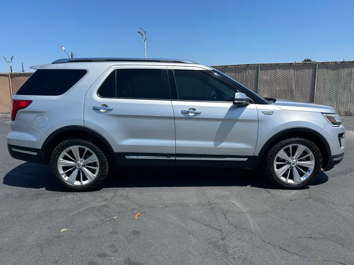 SILVER, 2019 FORD EXPLORER Image 3