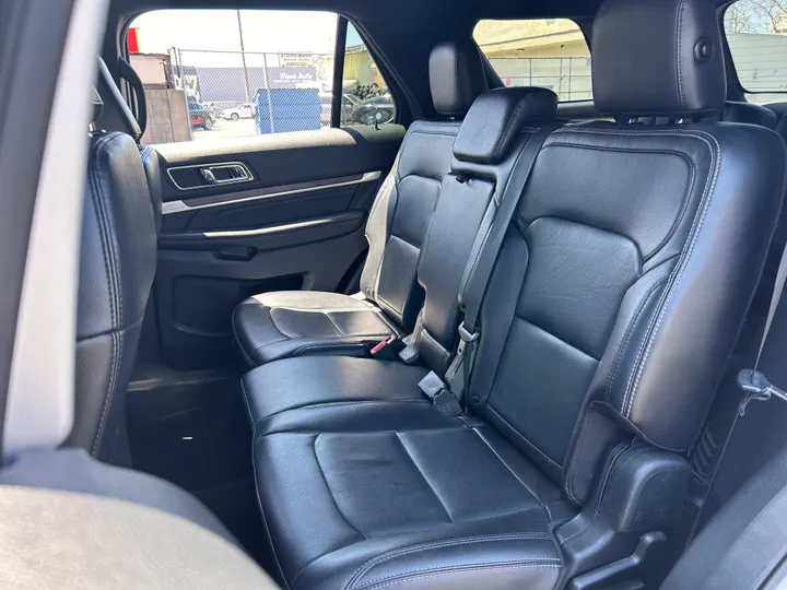 SILVER, 2019 FORD EXPLORER Image 30