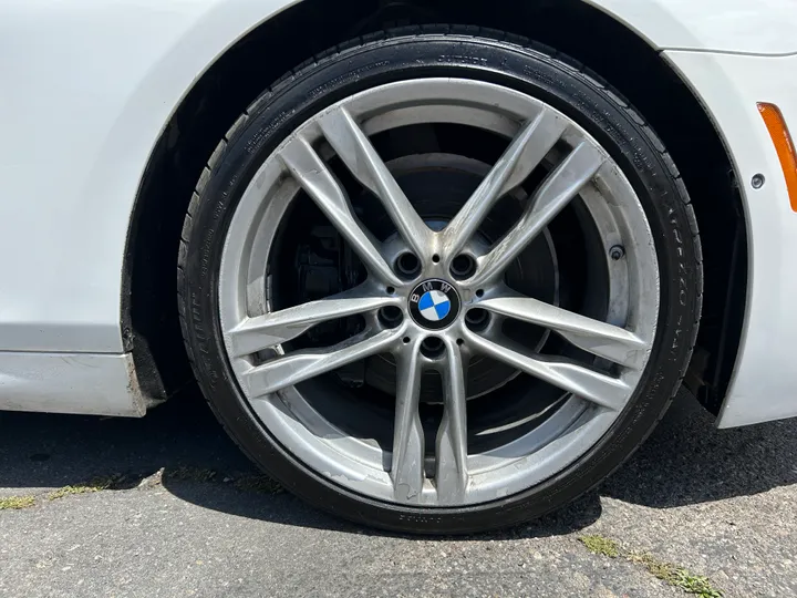 WHITE, 2014 BMW 6 SERIES Image 13