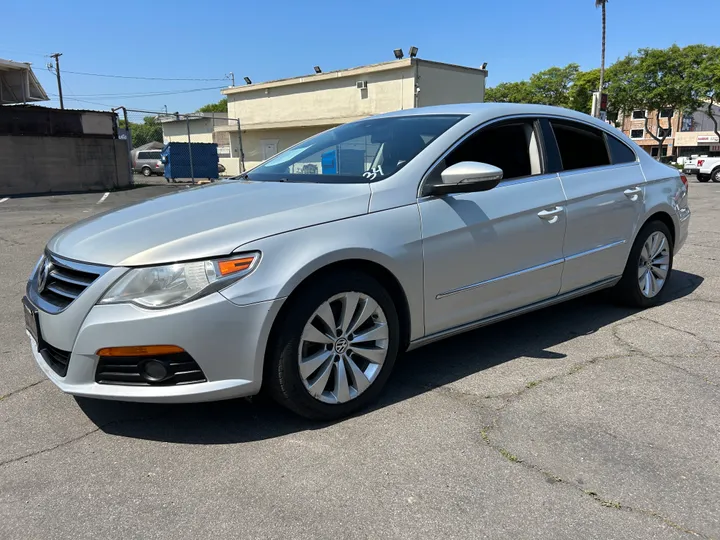 SILVER, 2010 VOLKSWAGEN CC Image 10