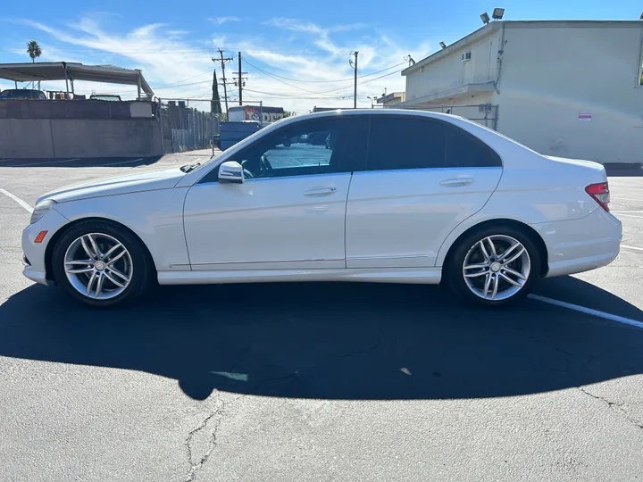 WHITE, 2010 MERCEDES-BENZ C-CLASS Image 9