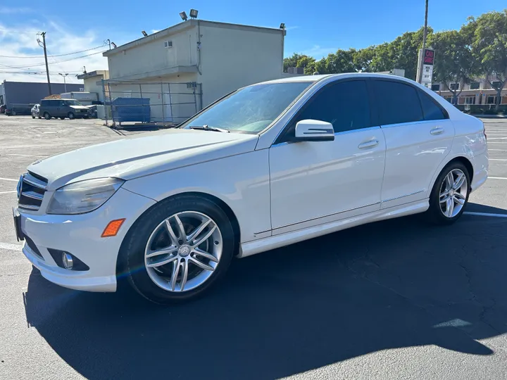 WHITE, 2010 MERCEDES-BENZ C-CLASS Image 10