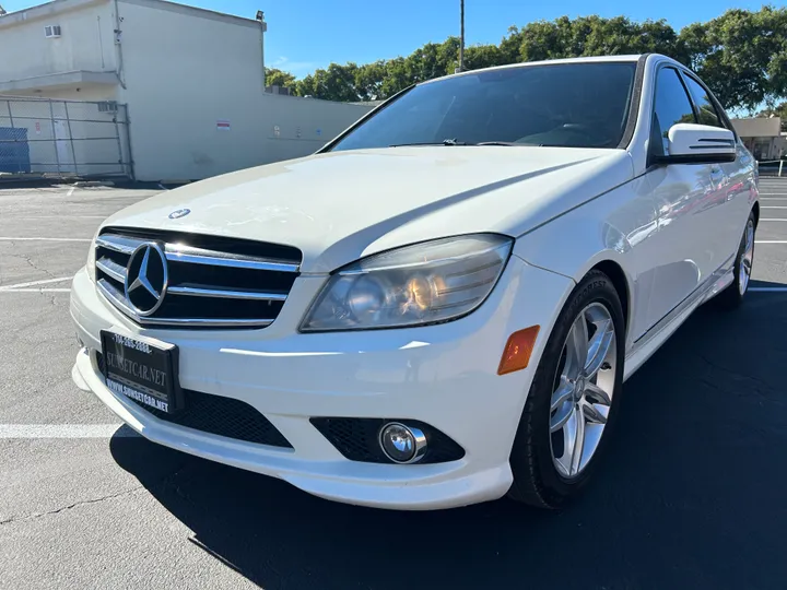 WHITE, 2010 MERCEDES-BENZ C-CLASS Image 11