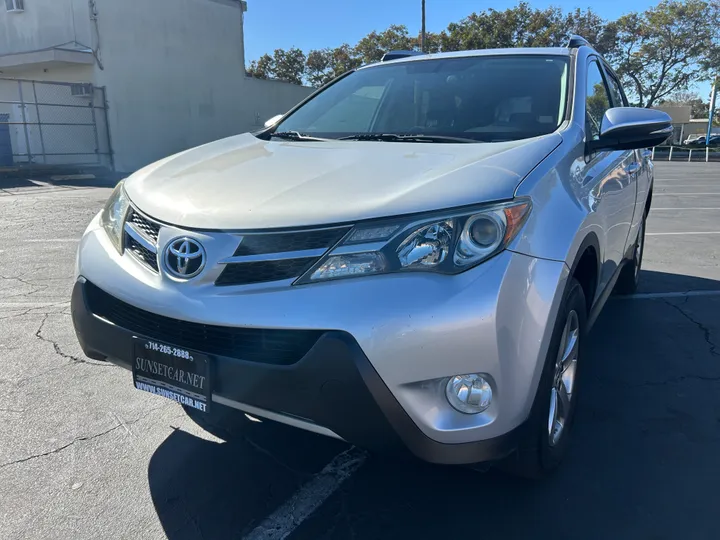 SILVER, 2015 TOYOTA RAV4 Image 11