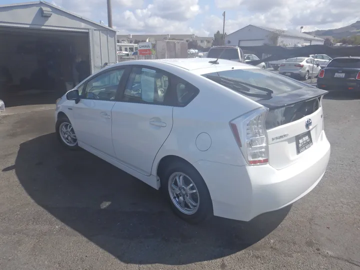 2010 TOYOTA PRIUS Image 3