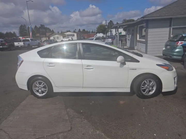 2010 TOYOTA PRIUS Image 35