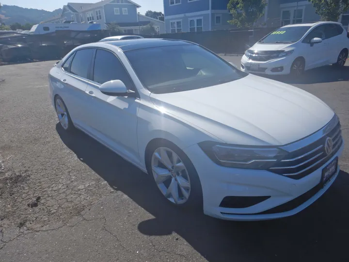 WHITE, 2019 VOLKSWAGEN JETTA Image 9