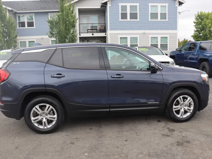 2019 GMC TERRAIN Image 10