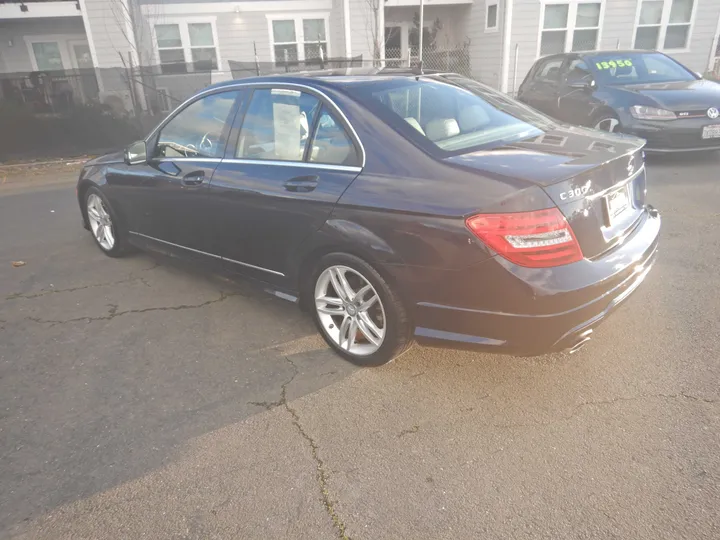 2013 MERCEDES-BENZ C-CLASS Image 6