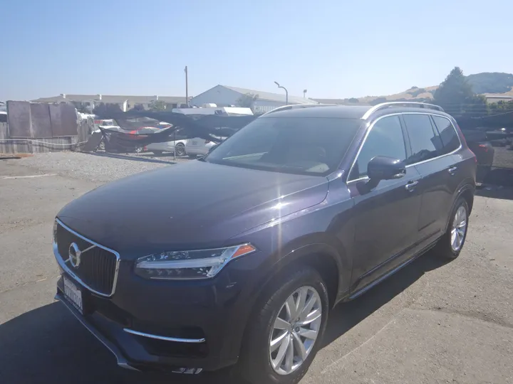 2017 VOLVO XC90 Image 2