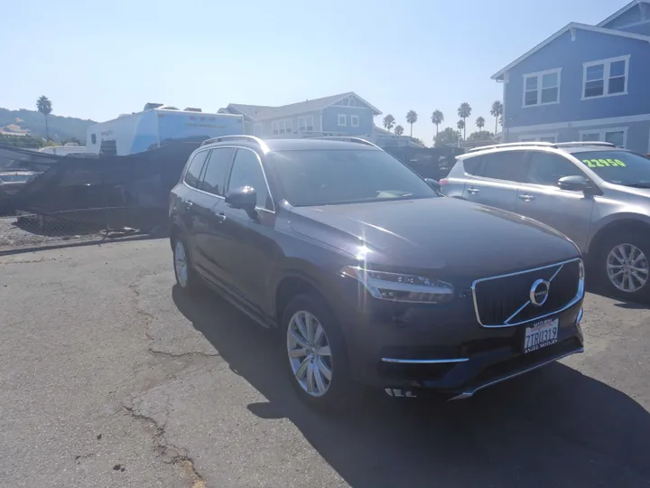 2017 VOLVO XC90 Image 8