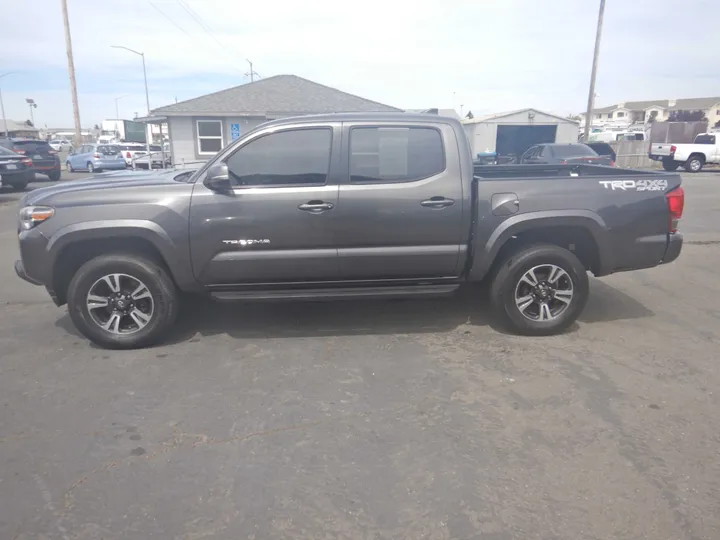 2016 TOYOTA TACOMA DOUBLE CAB Image 2