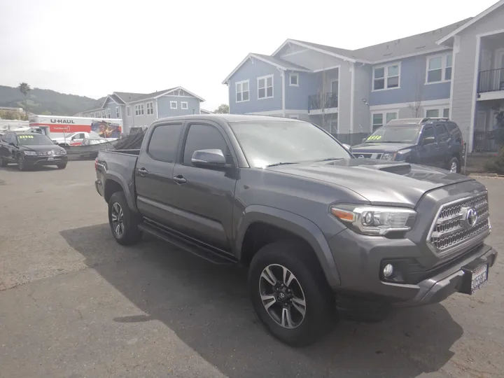 2016 TOYOTA TACOMA DOUBLE CAB Image 9