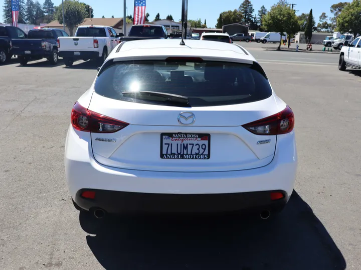 2015 MAZDA MAZDA3 Image 4