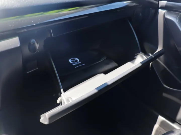 2015 MAZDA MAZDA3 Image 36
