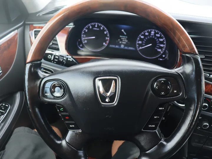 2016 HYUNDAI EQUUS Image 56