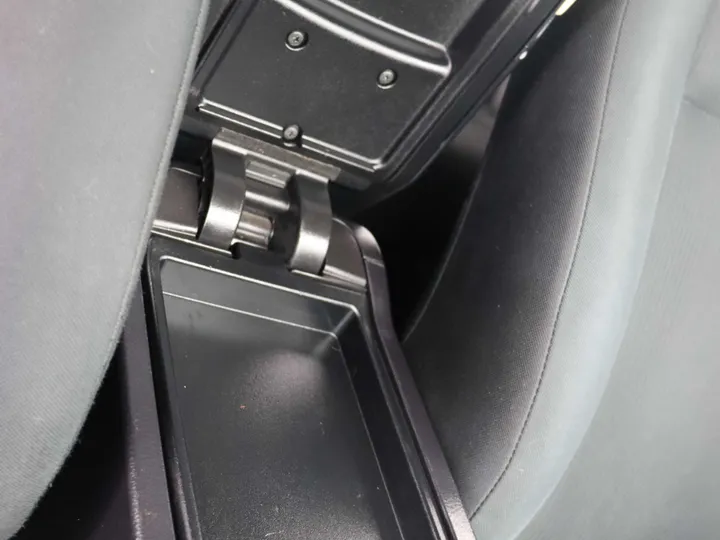 2016 TOYOTA RAV4 Image 22