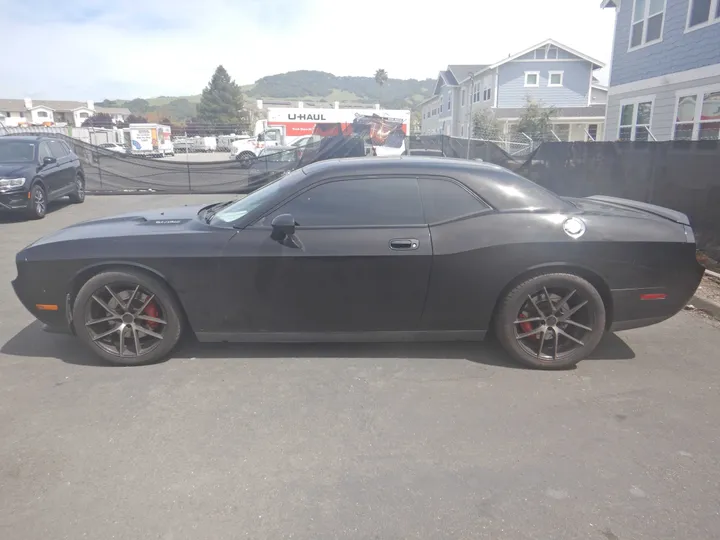 BLACK, 2009 DODGE CHALLENGER Image 2