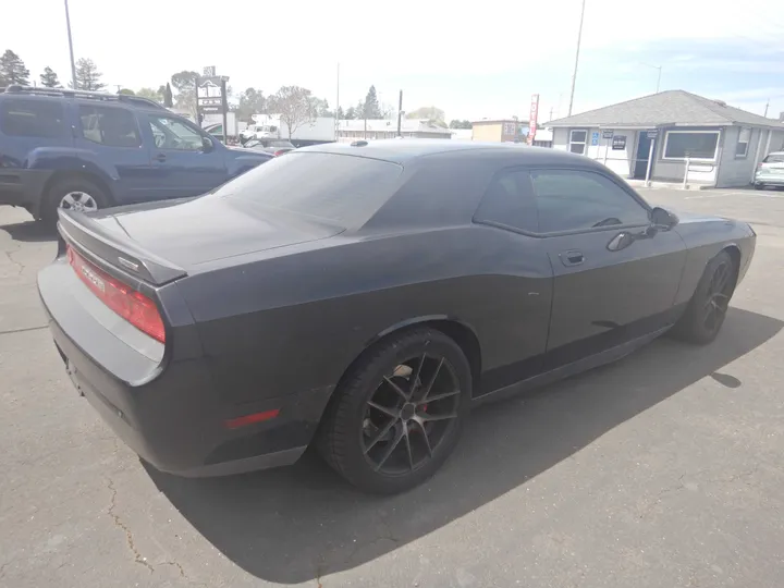 BLACK, 2009 DODGE CHALLENGER Image 5