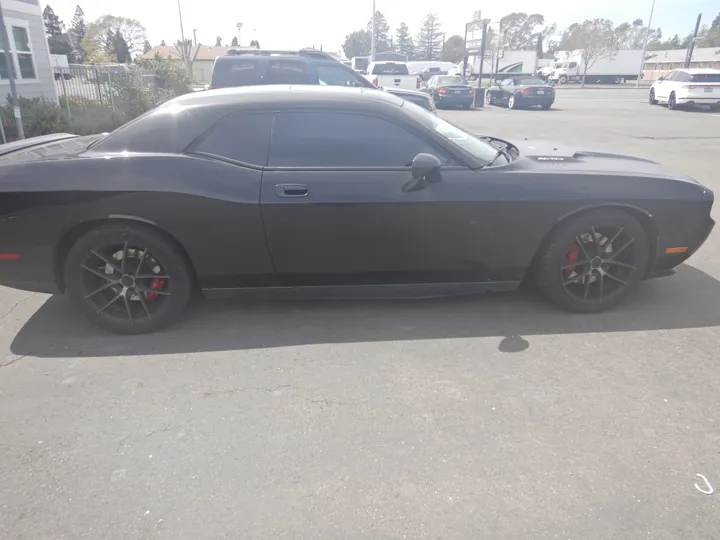 BLACK, 2009 DODGE CHALLENGER Image 6