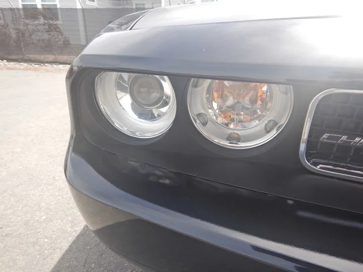 BLACK, 2009 DODGE CHALLENGER Image 10