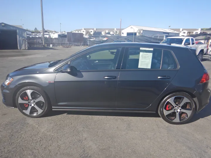 2015 VOLKSWAGEN GOLF GTI Image 2