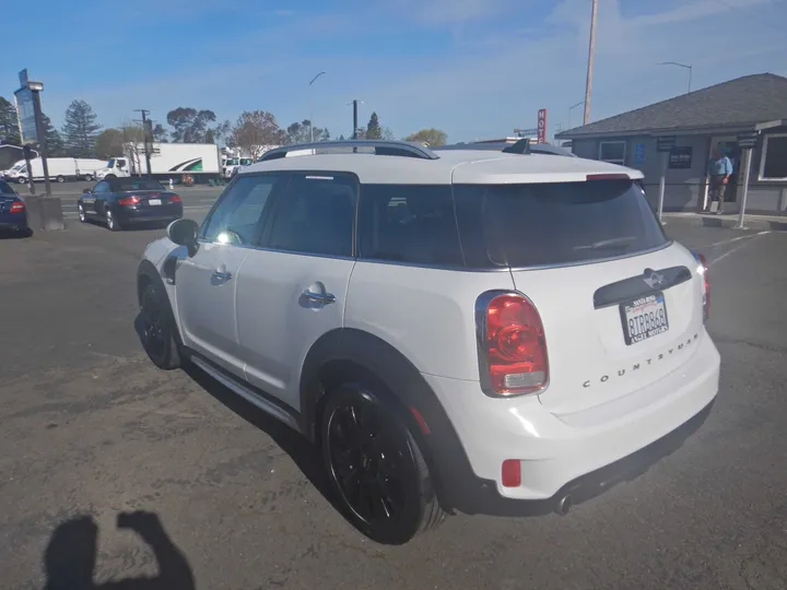 2018 MINI COUNTRYMAN Image 3