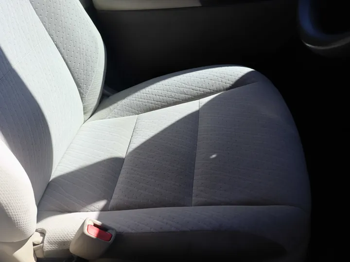2019 TOYOTA SIENNA Image 21