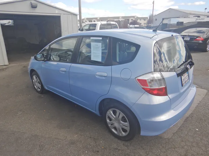 2010 HONDA FIT Image 3