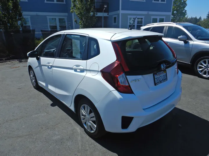 2016 HONDA FIT Image 3