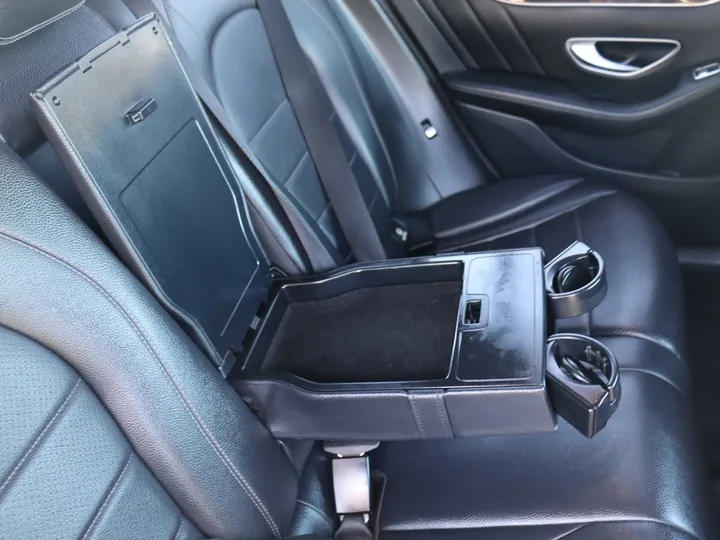2018 MERCEDES-BENZ GLC Image 18