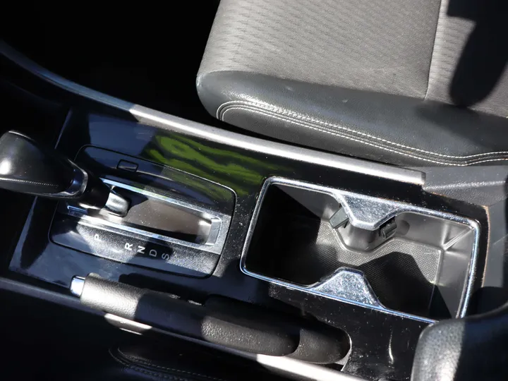 2016 HONDA ACCORD Image 45